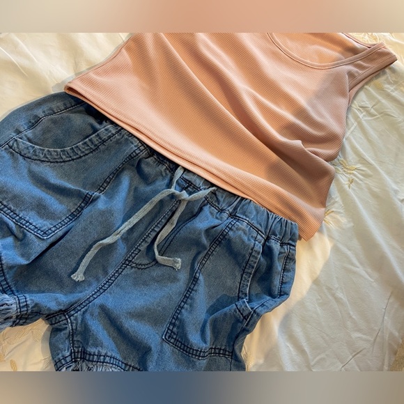 NEW(NOTAGS🤷🏻‍♀️)SZ-M Soft Knit TankTop & Basic Fringed Denim Front Tie Shorts - Picture 5 of 16